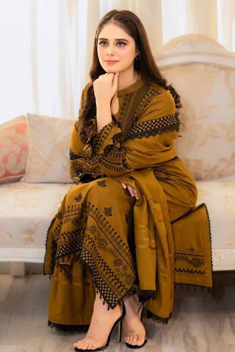 Batik Embroidered Dhanak 3pc with Embroidered Shawl- GA2120