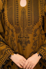 Batik Embroidered Dhanak 3pc with Embroidered Shawl- GA2120