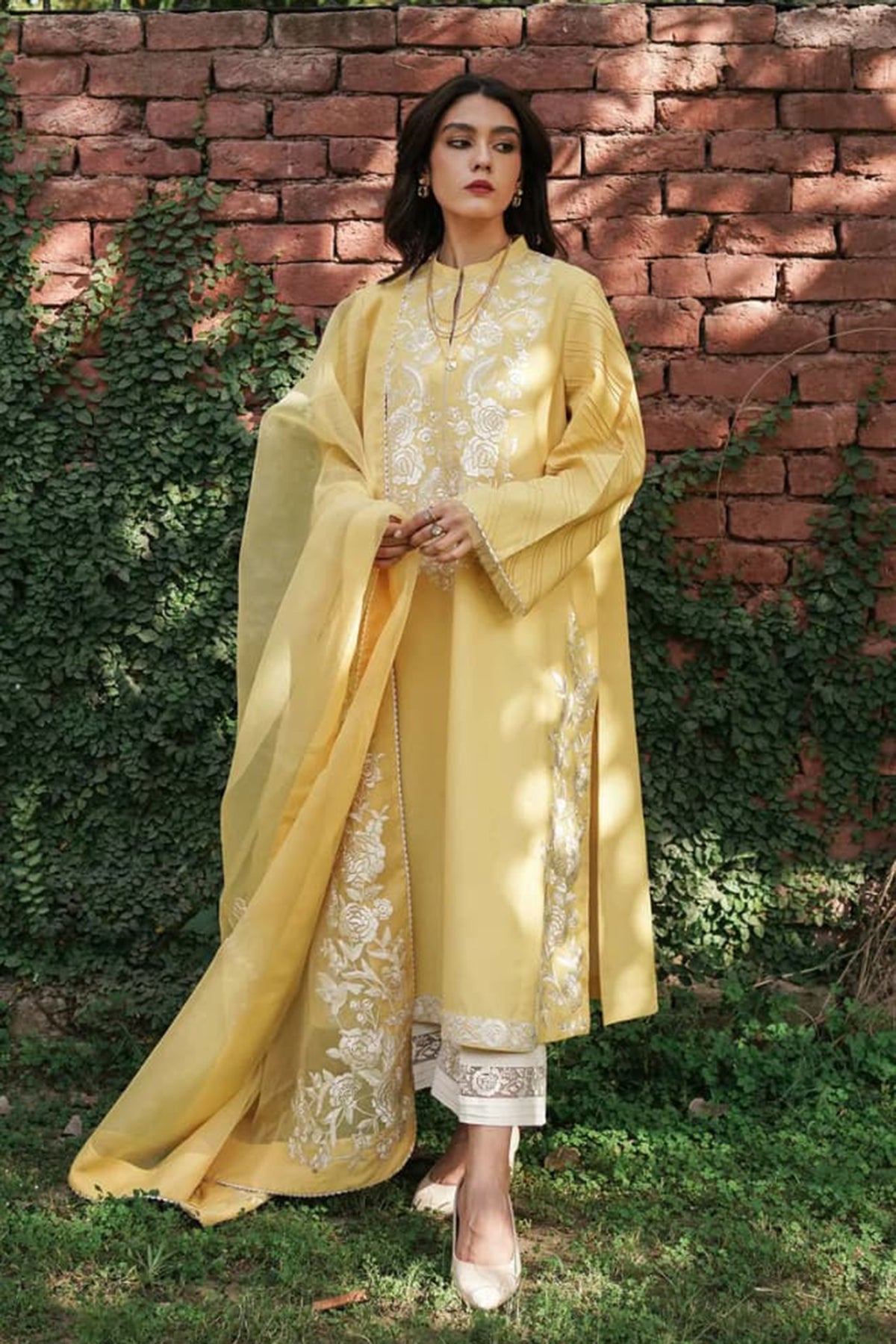 ワンピース Pakistani elegant embroidered Lawn a Baroque - Eid Lawn Collection 2025 – Blossoms by Azz