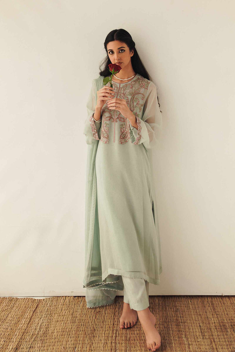 Zara Shahjahan C green Embroidered Georgette Chiffon 4PC Suit with Han Gul Attire Zara Shahjahan C green Embroidered Georgette Chiffon 4PC Suit with Han Gul Attire
